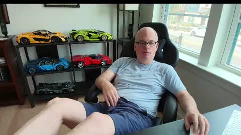 Snapshot of hornynthick70 chatting on 06/21/26, 04:53 hornynthick70 online show from 06/21/26, 04:53