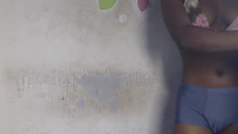 Snapshot of hornyslut_xx chatting on 04/30/26, 08:09 Bella online show from 04/30/26, 08:09