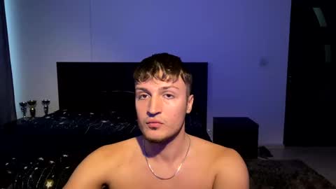 Snapshot of hornystar77 chatting on 01/10/25, 01:09 Ayan online show from 01/10/25, 01:09