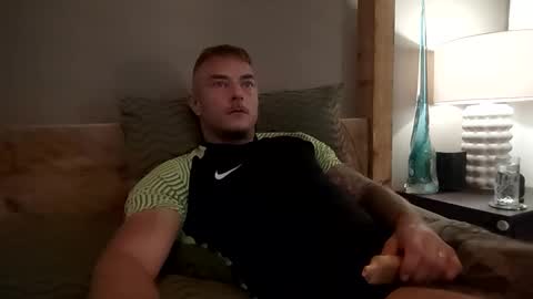 Snapshot of hornytatlad chatting on 05/02/26, 04:50 Brit Lad online show from 05/02/26, 04:50