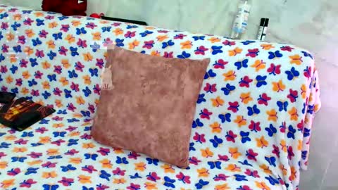 Snapshot of hornytwosomexxx chatting on 12/15/25, 04:06 hornytwosomexxx online show from 12/15/25, 04:06