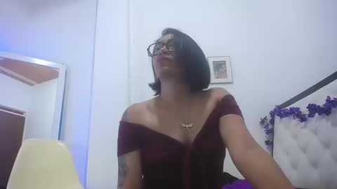 Snapshot of hornywife_ chatting on 03/19/26, 04:11 Agatha online show from 03/19/26, 04:11