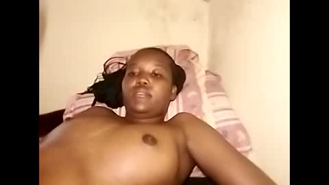 Snapshot of hornyy_cutie chatting on 01/27/25, 02:24 Its Cora online show from 01/27/25, 02:24