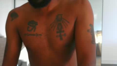 Snapshot of horus00 chatting on 12/12/24, 01:28 Horus00 online show from 12/12/24, 01:28