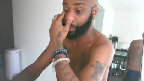 Snapshot of horus00 chatting on 01/23/25, 01:56 Horus00 online show from 01/23/25, 01:56