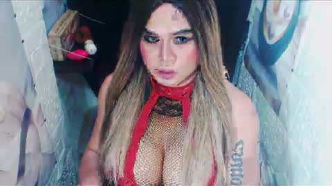 YOUR MAJESTY LUCY PEARL online show from 12/14/25, 12:05