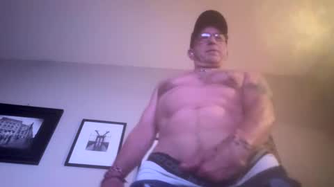 hoss43040 online show from 09/25/25, 12:25