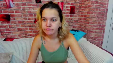 Snapshot of hot___jess chatting on 09/11/25, 03:17 Jessica online show from 09/11/25, 03:17