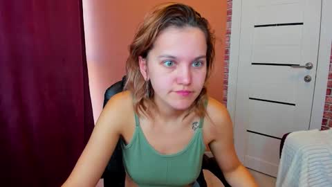 Snapshot of hot___jess chatting on 09/20/25, 03:18 Jessica online show from 09/20/25, 03:18