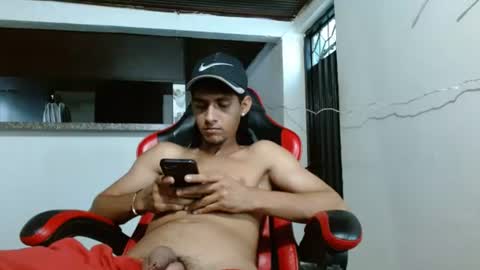 Snapshot of hot__mechanic chatting on 06/22/26, 10:07 hot__mechanic online show from 06/22/26, 10:07