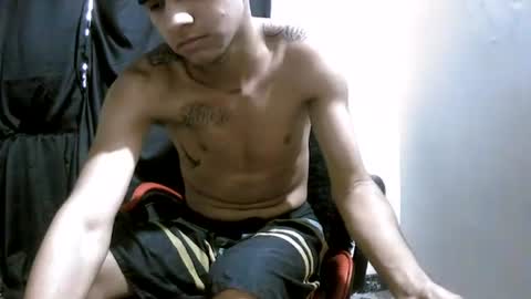 Snapshot of hot__mechanic chatting on 07/12/26, 01:35 hot__mechanic online show from 07/12/26, 01:35