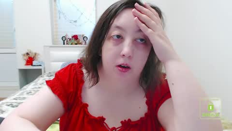 Snapshot of hot_and_pretty chatting on 01/11/25, 09:36 Lila online show from 01/11/25, 09:36