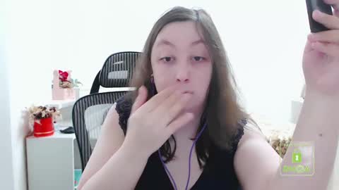 Snapshot of hot_and_pretty chatting on 02/13/25, 12:00 Lila online show from 02/13/25, 12:00