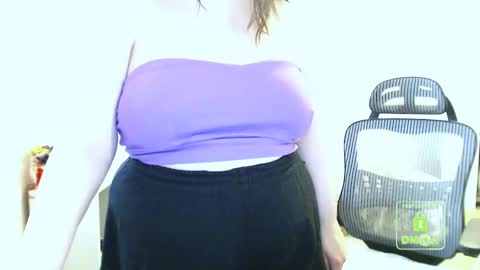 Snapshot of hot_and_pretty chatting on 03/01/25, 12:45 Lila online show from 03/01/25, 12:45