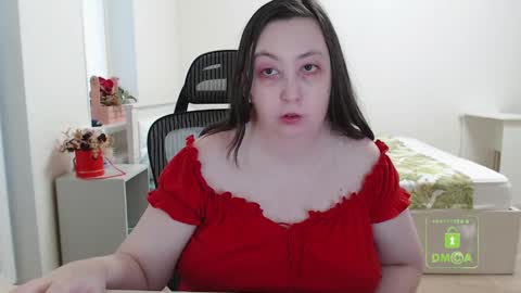 Snapshot of hot_and_pretty chatting on 03/08/25, 12:52 Lila online show from 03/08/25, 12:52