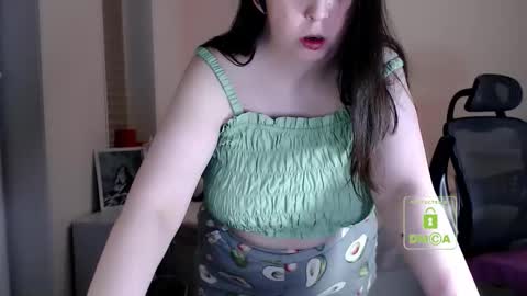 Snapshot of hot_and_pretty chatting on 03/28/26, 08:52 Lila online show from 03/28/26, 08:52