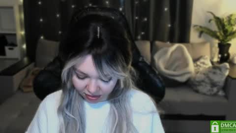 Snapshot of hot_babayaga chatting on 12/03/24, 06:28   online show from 12/03/24, 06:28