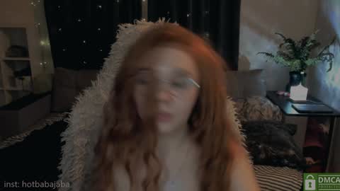 Snapshot of hot_babayaga chatting on 01/12/25, 07:53   online show from 01/12/25, 07:53