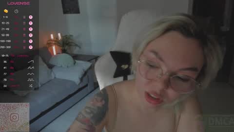 Snapshot of hot_babayaga chatting on 09/13/25, 10:48   online show from 09/13/25, 10:48