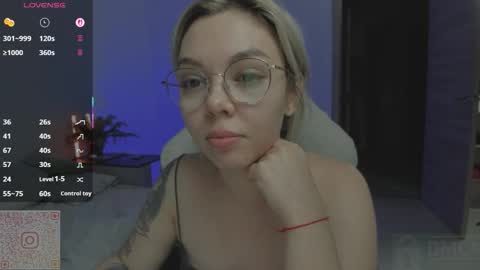 Snapshot of hot_babayaga chatting on 09/20/25, 03:57   online show from 09/20/25, 03:57