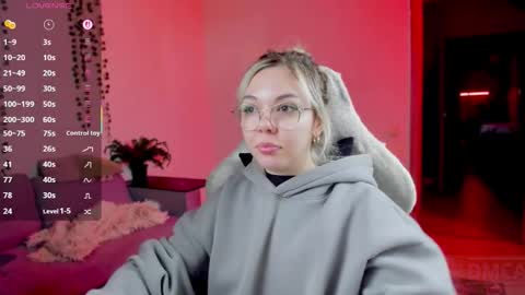 Snapshot of hot_babayaga chatting on 10/20/25, 10:27   online show from 10/20/25, 10:27