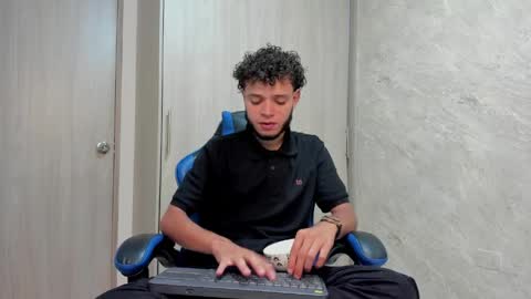 Snapshot of hot_bad_boy69 chatting on 04/06/26, 10:33 hot bad boy69 online show from 04/06/26, 10:33