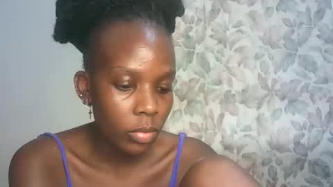 Snapshot of hot_berry2003 chatting on 11/30/25, 02:21 Millie online show from 11/30/25, 02:21