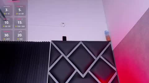 Snapshot of hot_boy_04 chatting on 10/25/25, 12:45 hot boy 04 online show from 10/25/25, 12:45