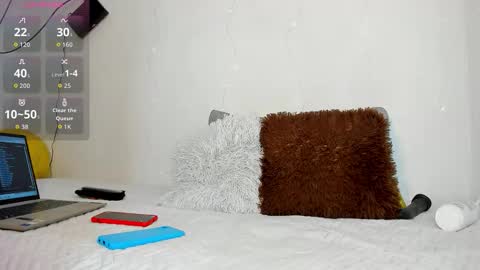 Snapshot of hot_boy_04 chatting on 11/04/25, 12:48 hot boy 04 online show from 11/04/25, 12:48