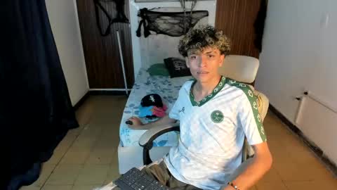 Snapshot of hot_bunny713 chatting on 11/09/25, 01:15 hot bunny online show from 11/09/25, 01:15