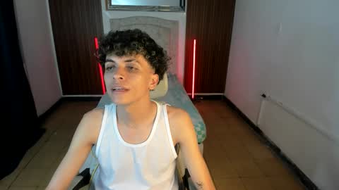 Snapshot of hot_bunny713 chatting on 12/01/25, 04:39 hot bunny online show from 12/01/25, 04:39