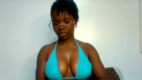 Snapshot of hot_cammy08 chatting on 06/13/26, 10:18 sweet cammy online show from 06/13/26, 10:18