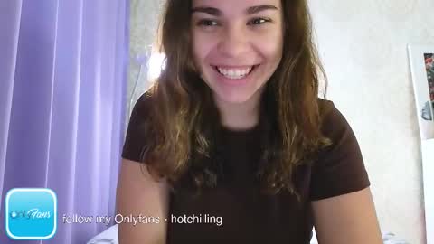 LiluCaroline online show from 10/22/25, 09:36