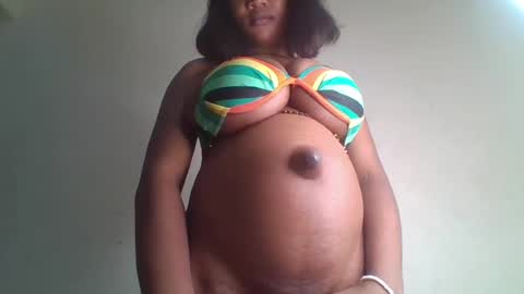 Snapshot of hot_choccoolate chatting on 07/11/26, 11:24 Zarah online show from 07/11/26, 11:24