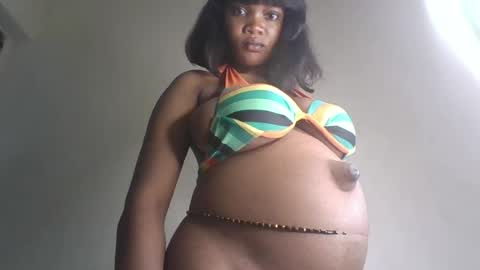 Snapshot of hot_choccoolate chatting on 07/15/26, 10:37 Zarah online show from 07/15/26, 10:37