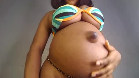 Snapshot of hot_choccoolate chatting on 07/28/26, 10:32 Zarah online show from 07/28/26, 10:32