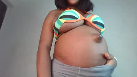 Snapshot of hot_choccoolate chatting on 07/28/26, 04:27 Zarah online show from 07/28/26, 04:27