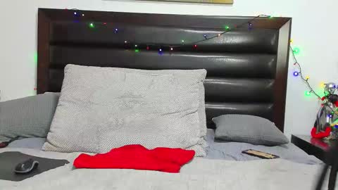 hot_chocolate4u online show from 01/05/26, 06:33