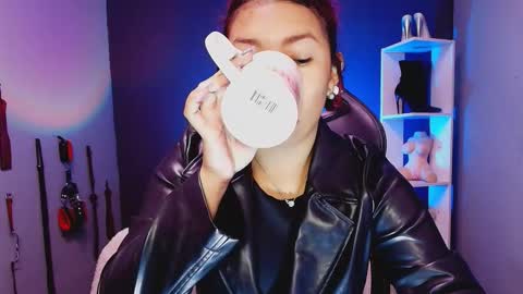 Snapshot of hot_chocolate_4u chatting on 11/20/25, 12:27 hot chocolate 4u online show from 11/20/25, 12:27