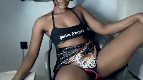 Snapshot of hot_chocoxxxx chatting on 04/20/26, 07:44 sonia mis choco online show from 04/20/26, 07:44