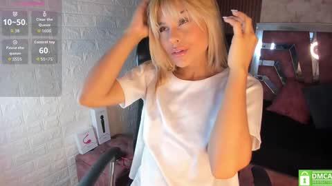 Snapshot of hot_cupid01 chatting on 03/20/26, 10:53 Valery online show from 03/20/26, 10:53