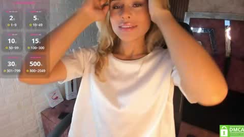 Snapshot of hot_cupid01 chatting on 04/08/26, 10:59 Valery online show from 04/08/26, 10:59