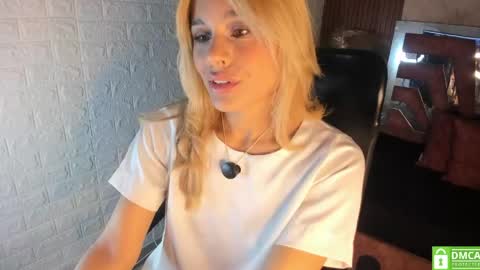 Snapshot of hot_cupid01 chatting on 04/27/26, 11:19 Valery online show from 04/27/26, 11:19