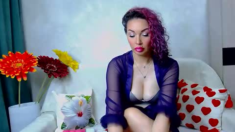 Snapshot of hot_darina chatting on 03/26/26, 03:01 Darina online show from 03/26/26, 03:01