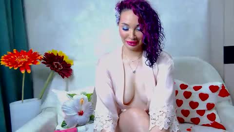 Snapshot of hot_darina chatting on 04/19/26, 03:17 Darina online show from 04/19/26, 03:17