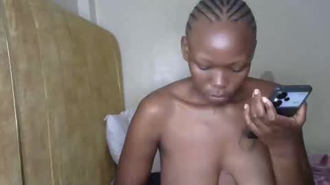 Snapshot of hot_ebony11 chatting on 04/21/26, 08:09 chooo pie online show from 04/21/26, 08:09