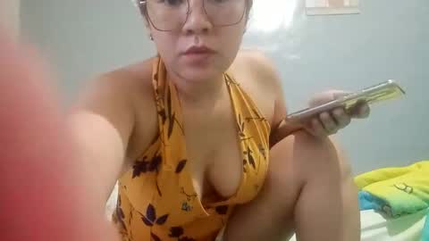 Snapshot of hot_emma1112 chatting on 05/23/26, 03:23 hot_emma1112 online show from 05/23/26, 03:23