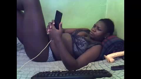 hot_girlly online show from 11/17/25, 04:35