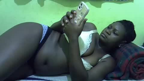 Snapshot of hot_girlly chatting on 02/18/26, 12:50 hot_girlly online show from 02/18/26, 12:50