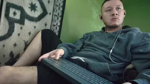 hot_guy36 online show from 12/01/25, 03:28